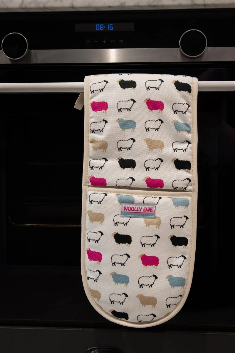 Woolly Ewe Oven Glove - Image 3